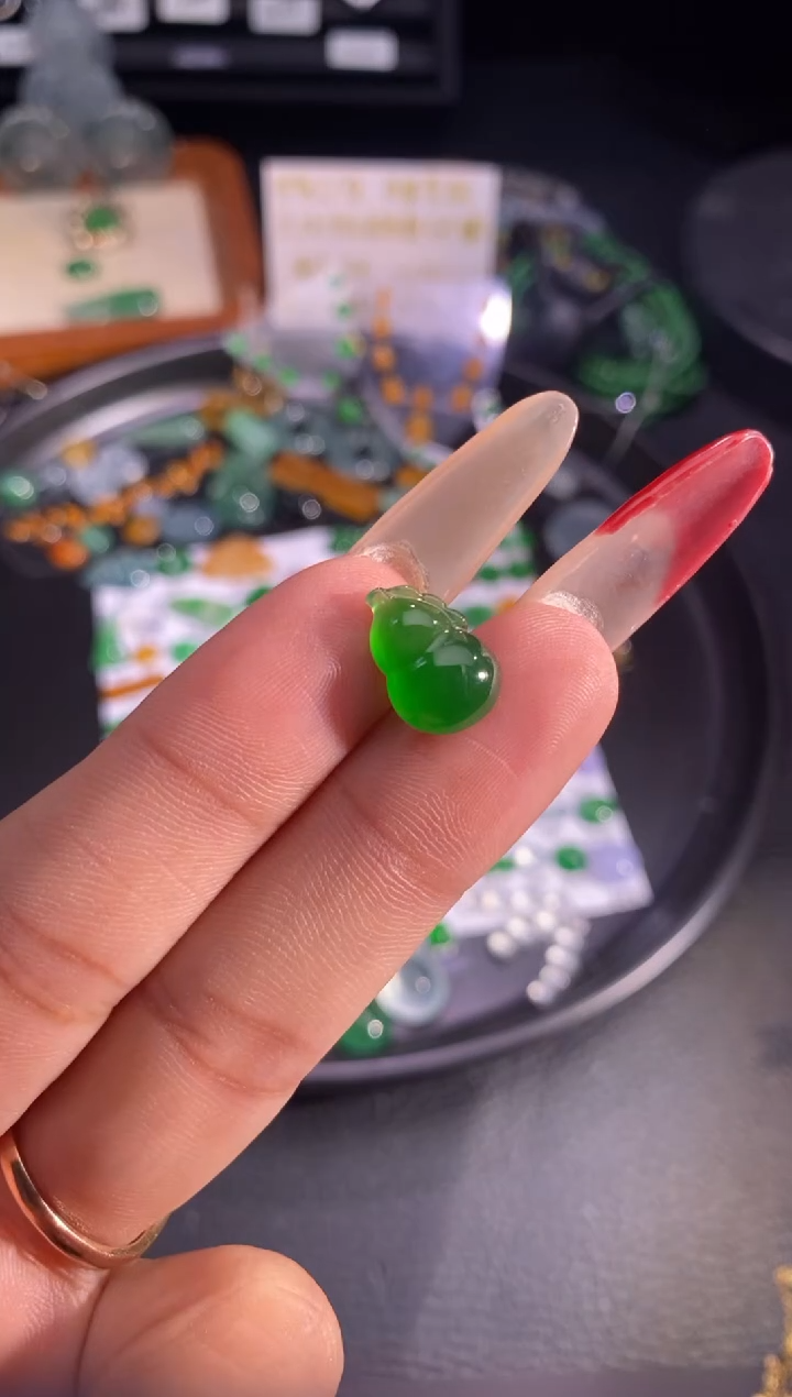 【闪购商品】翡翠挂件未镶嵌葫芦