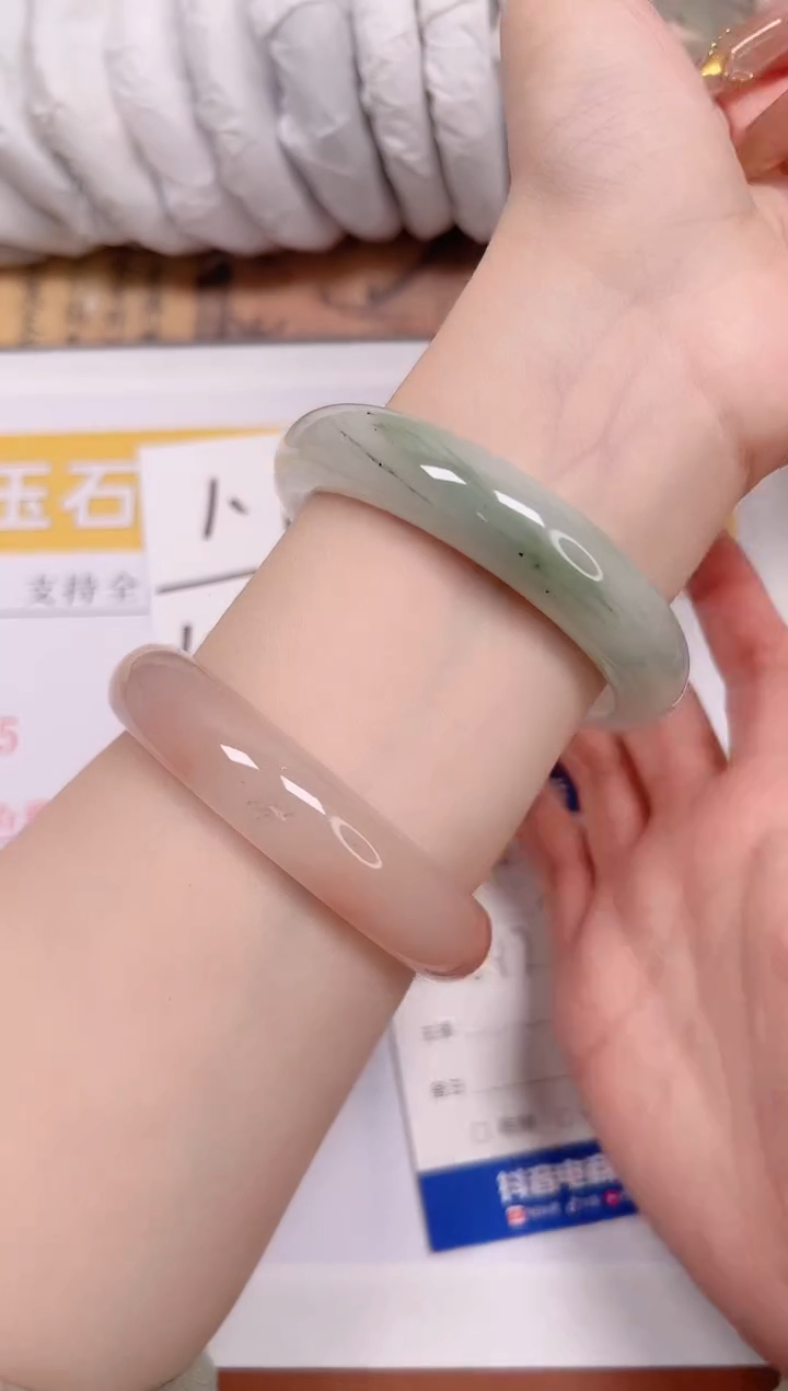 【闪购商品】石英质玉手镯未镶嵌K402-58.7