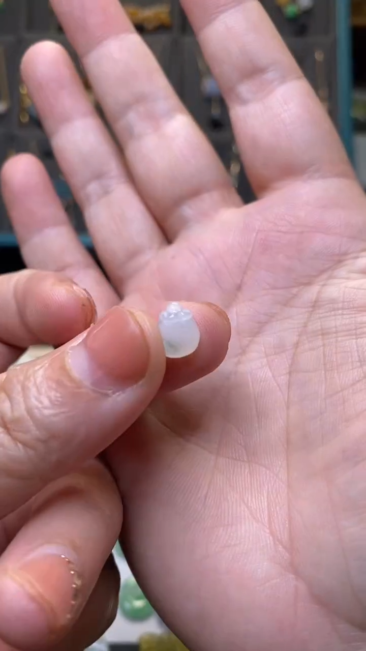 颈饰未镶嵌翡翠净货36240