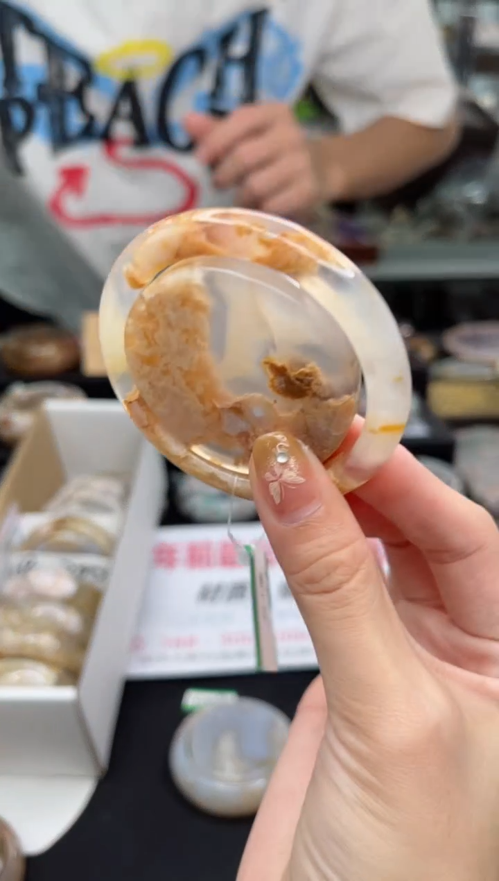 【闪购商品】石英质玉手镯未镶嵌50圈口（赠品镯心）16600017