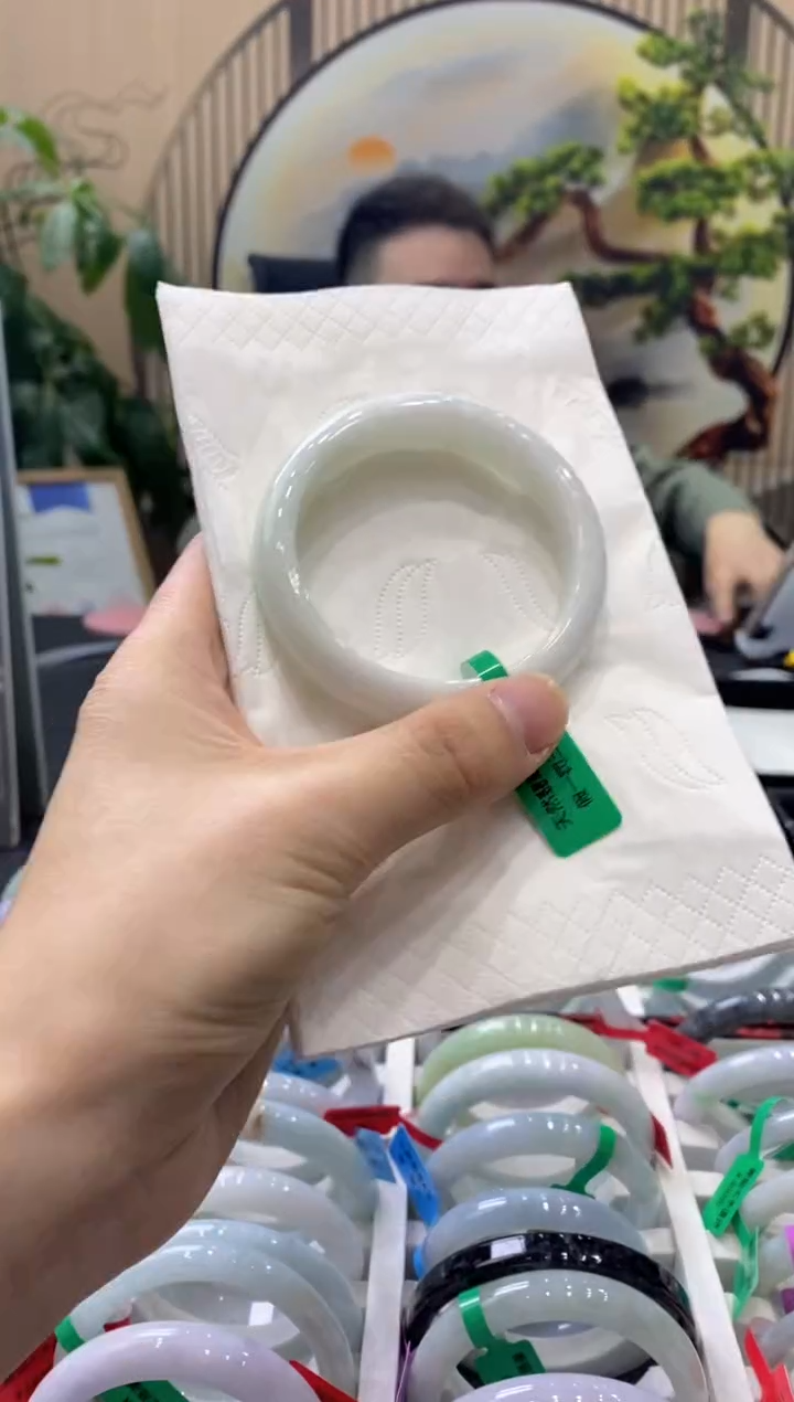 【闪购商品】翡翠手镯未镶嵌000013508