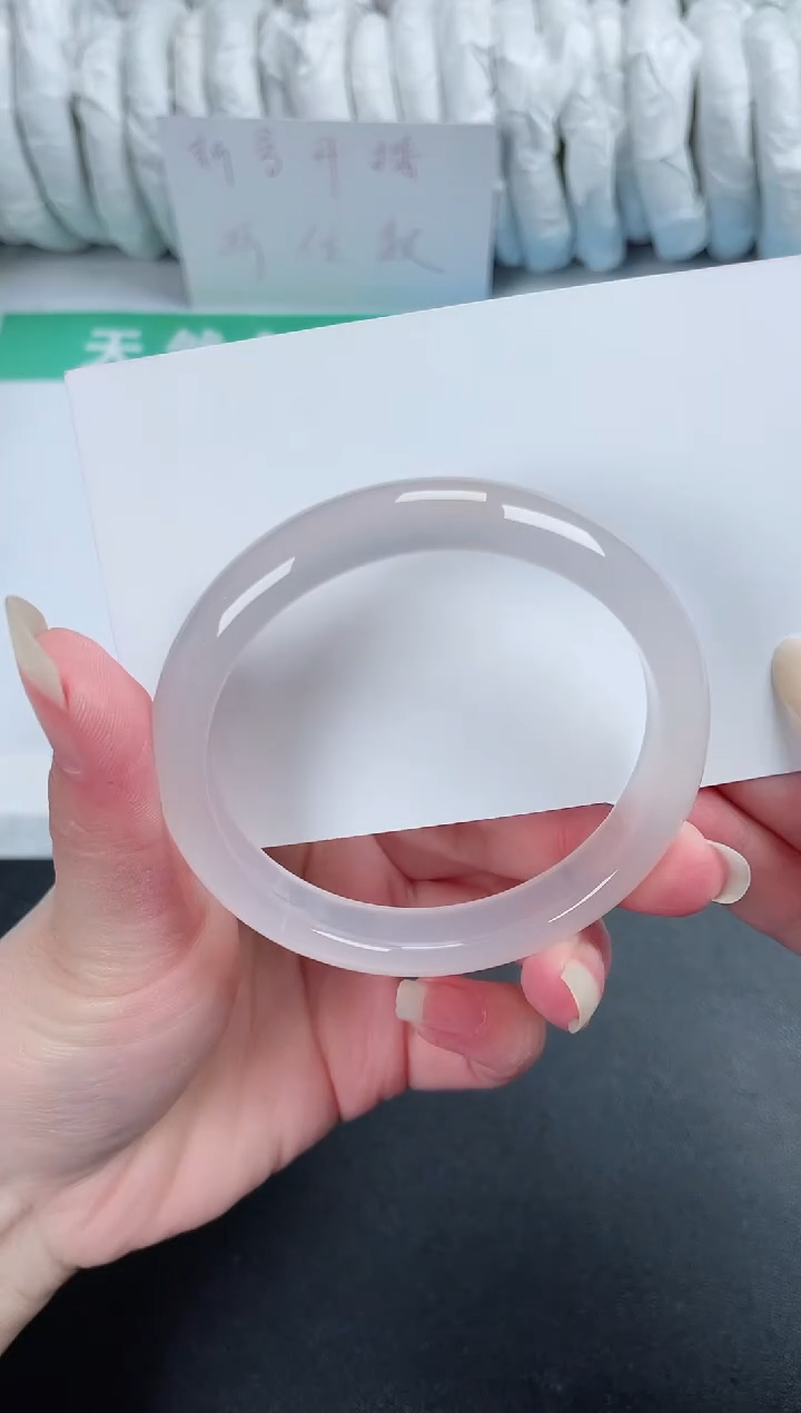 【闪购商品】石英质玉手镯未镶嵌207-56.5