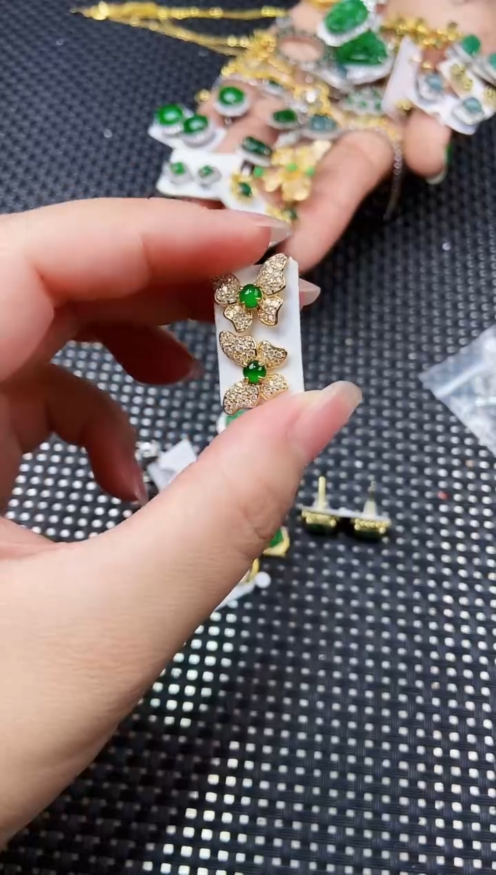 翡翠未镶嵌耳饰1111111111