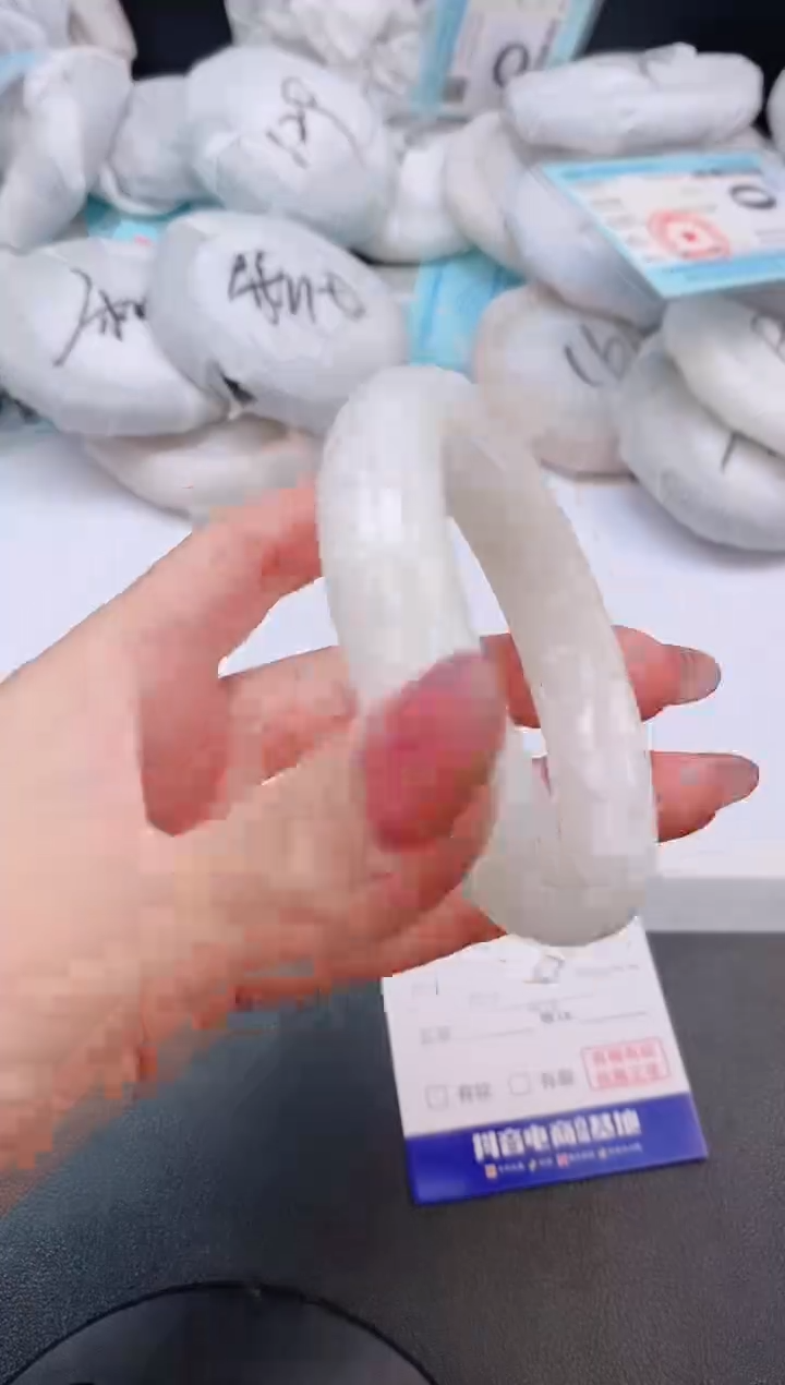 和田玉手镯未镶嵌3L380-52