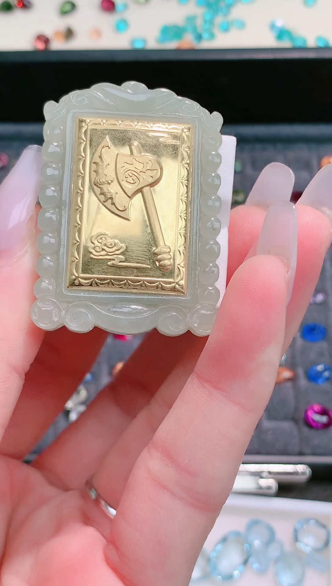 吊坠(不含链)18K金镶嵌和田玉吊坠