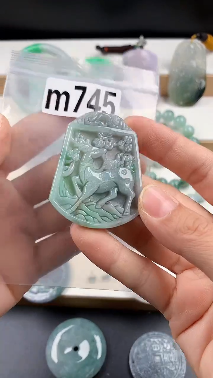 颈饰未镶嵌翡翠天然翡翠吊坠挂件