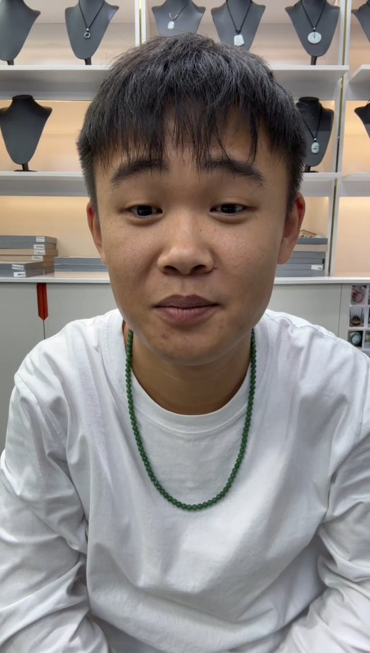 颈饰未镶嵌翡翠嗖*?天然A货翡翠湖水绿项链 多样性发一件