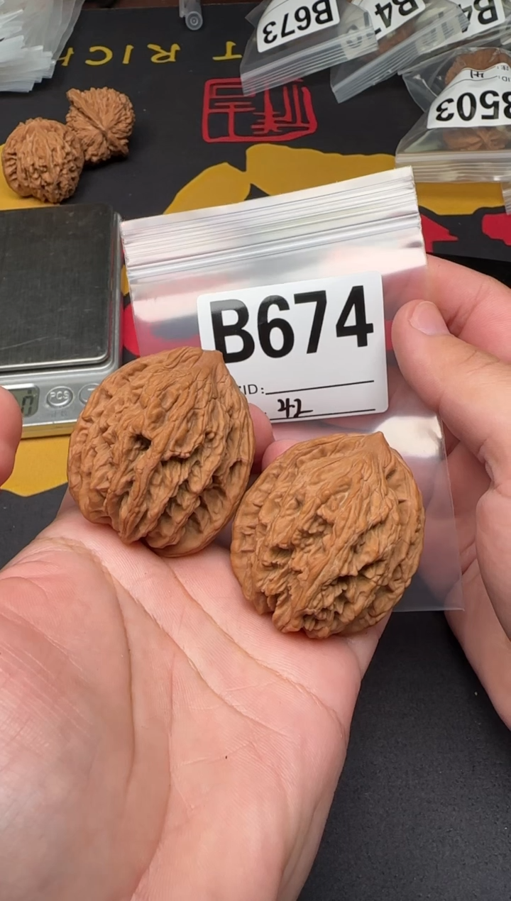 吊坠文玩核桃麦虎42-B674