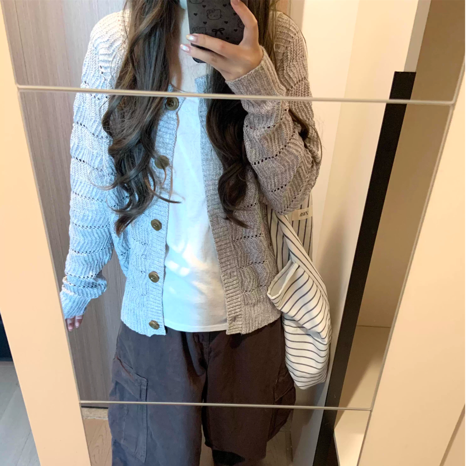 大码设计感镂空灰色毛衣外套女秋季新款胖MM显瘦宽松遮肉针织开衫