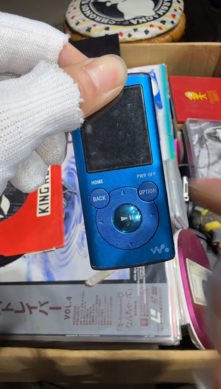8新陸****) 952   中古商品，瑕疵品，不保好坏。