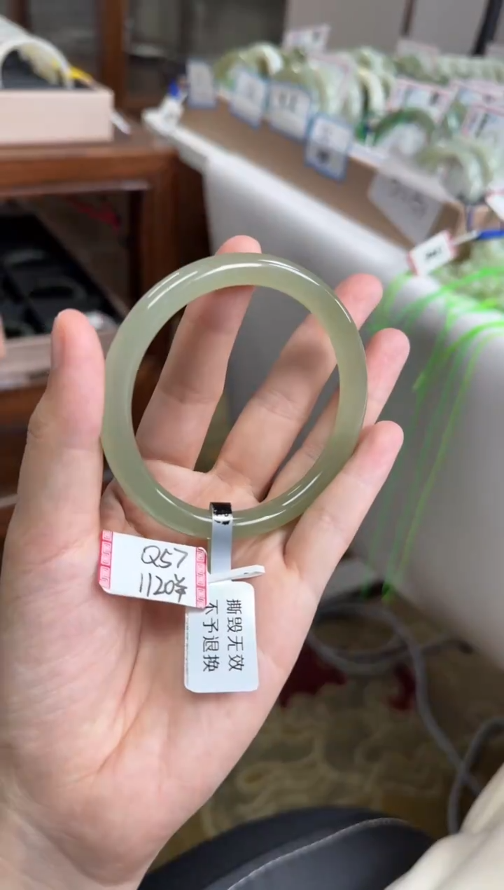 未镶嵌手镯和田玉57