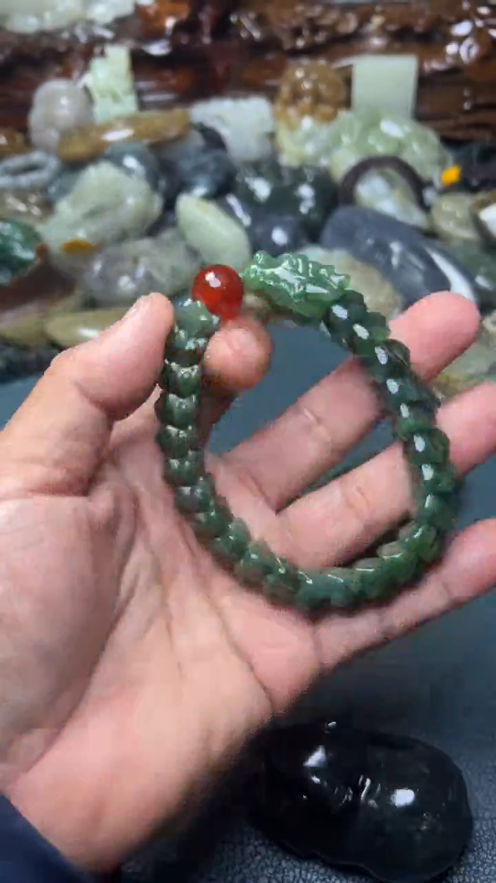 未镶嵌和田玉把件-