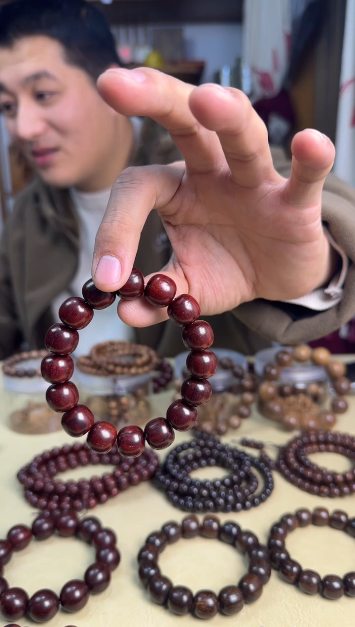 檀香紫檀（小叶紫檀）手串/手链爱****马檀香紫檀1.3*1.4泥料单圈