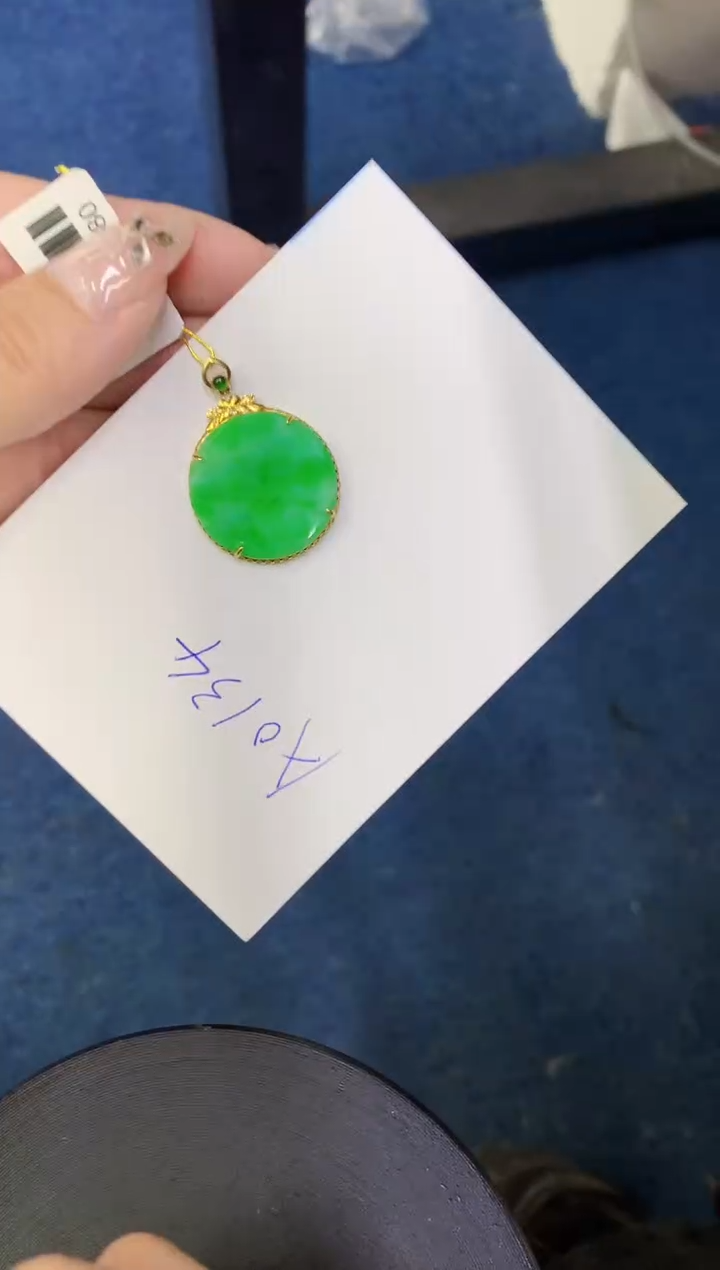 【闪购商品】翡翠颈饰18K金镶嵌0000000000