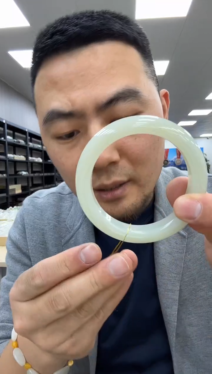 【闪购商品】和田玉手镯未镶嵌58  543