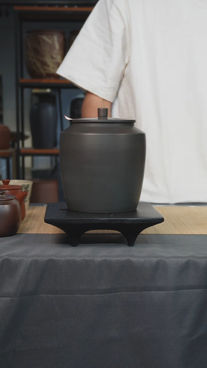 云水山涧建水紫陶毛毛罐 023