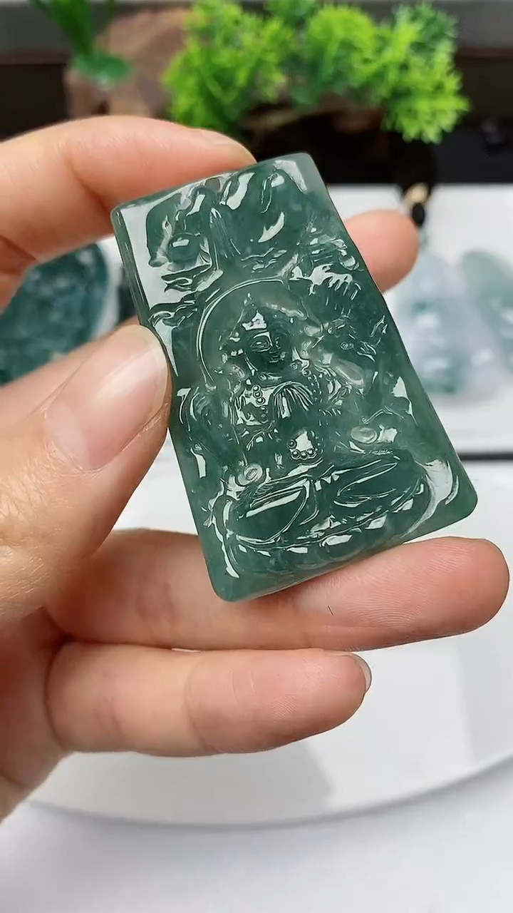 【闪购商品】翡翠颈饰未镶嵌