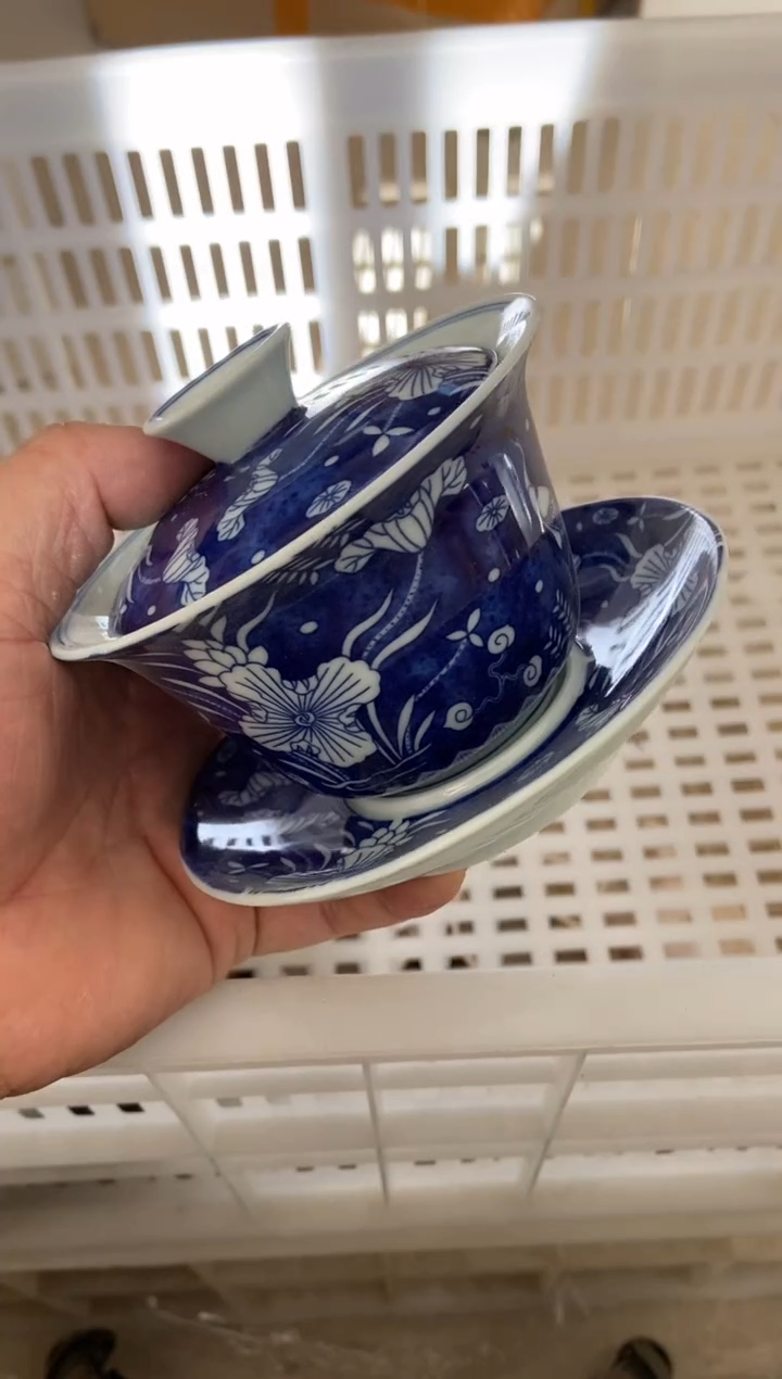 无运费险有瑕疵的摄影的产品有使用过的痕迹有点脏介意勿拍