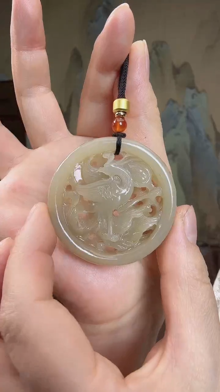 颈饰未镶嵌和田玉.