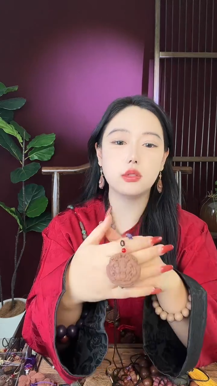 珠串红麝香吞金兽