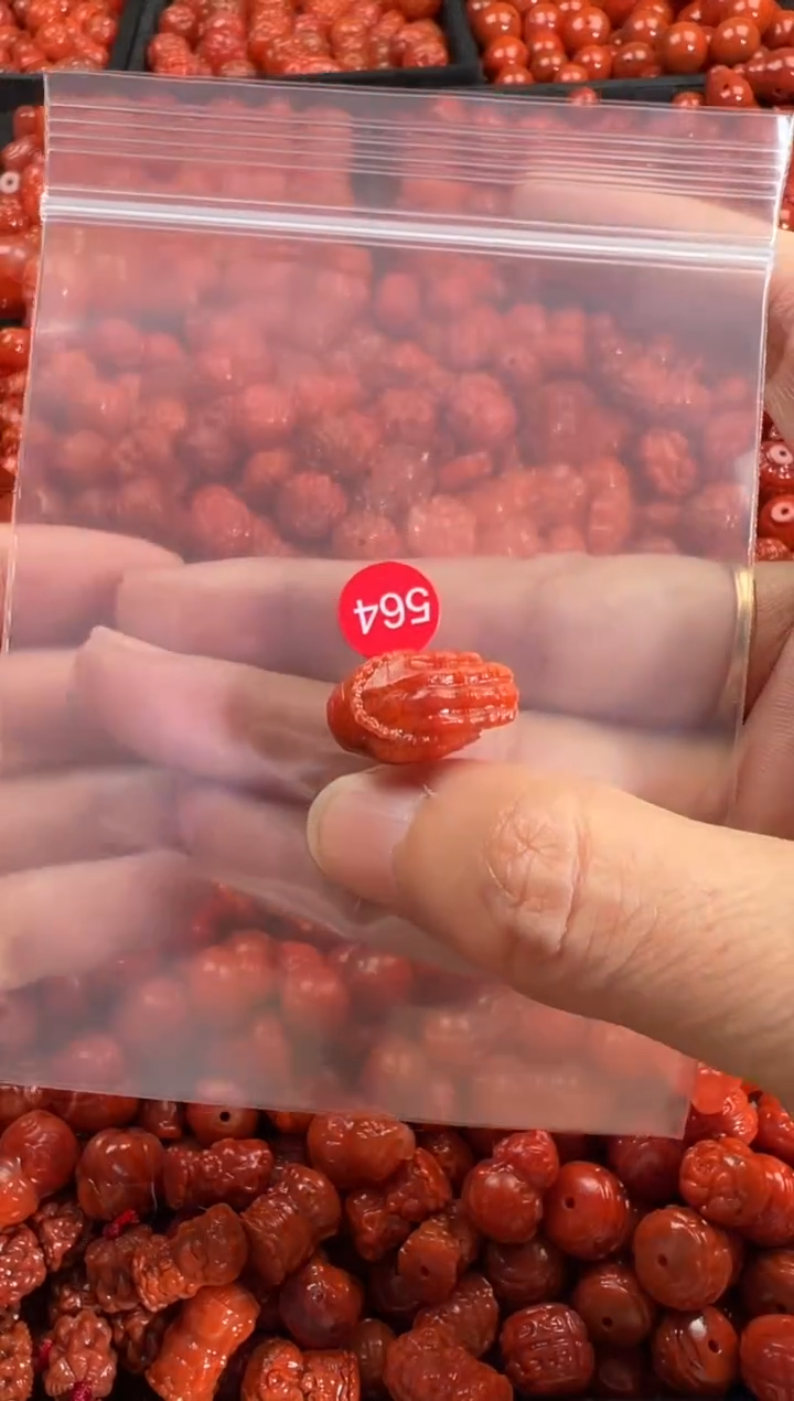 颈饰未镶嵌南红玛瑙1