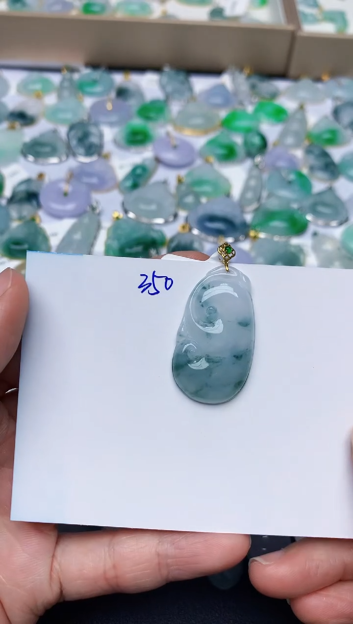 【闪购商品】翡翠颈饰18K金镶嵌天然翡翠A货   