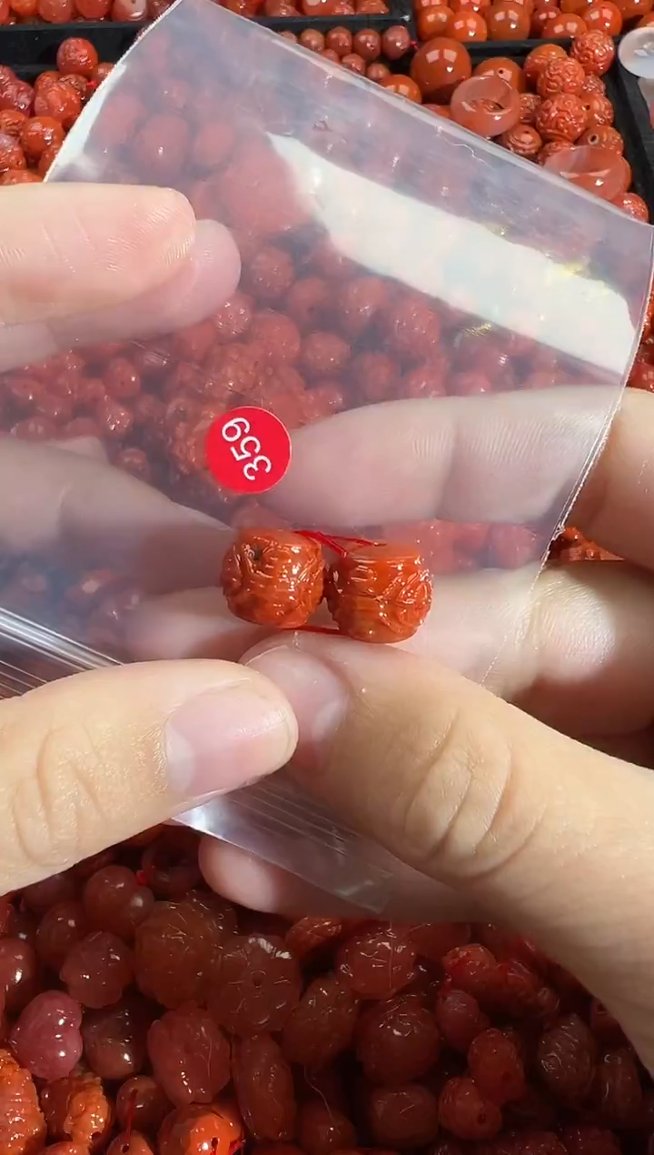 颈饰未镶嵌南红玛瑙1