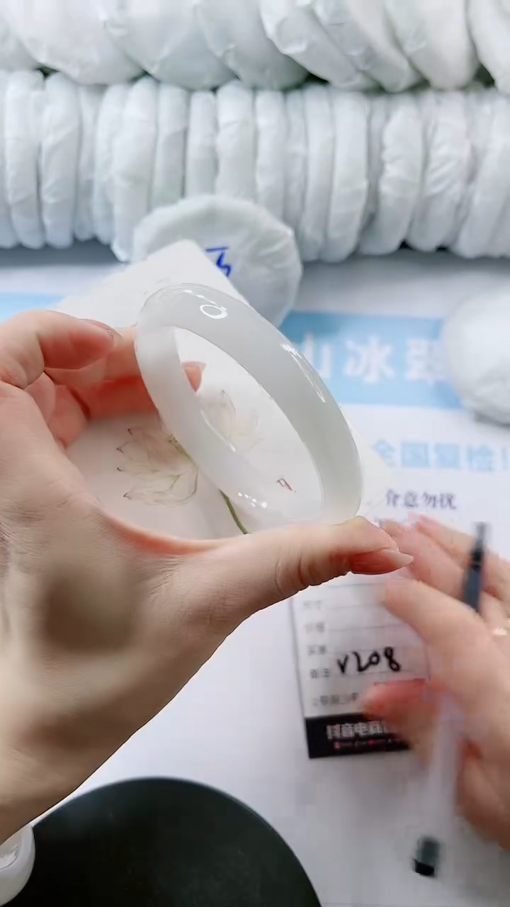 【闪购商品】石英质玉手镯未镶嵌多样性发货V208-63