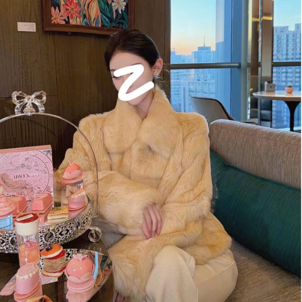 “北欧清晨”2025秋冬新款原创时尚潮流双色兔毛短款皮草