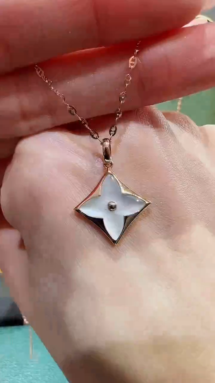 【闪购商品】贝壳（贝母）吊坠不含链18K金镶嵌18K金老花吊坠