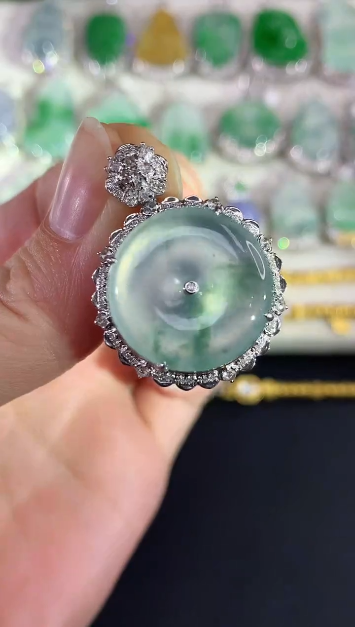 吊坠(不含链)18K金镶嵌翡翠262|