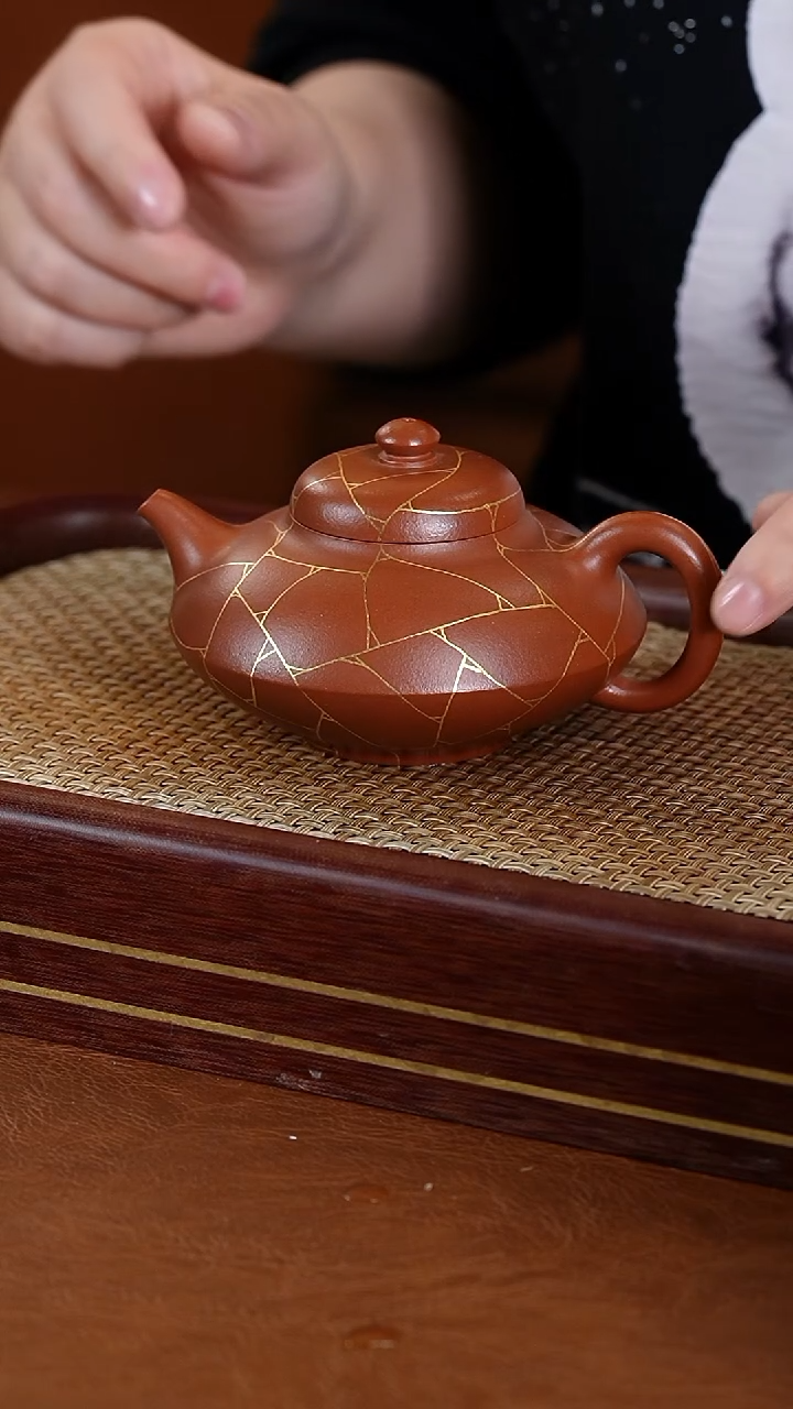 【闪购商品】紫砂茶壶陆正荣描金合欢壶160cc