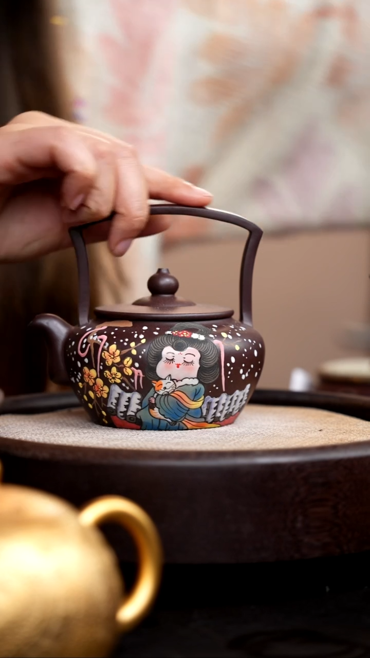 茶壶紫砂紫泥提梁泥绘唐美人雪景