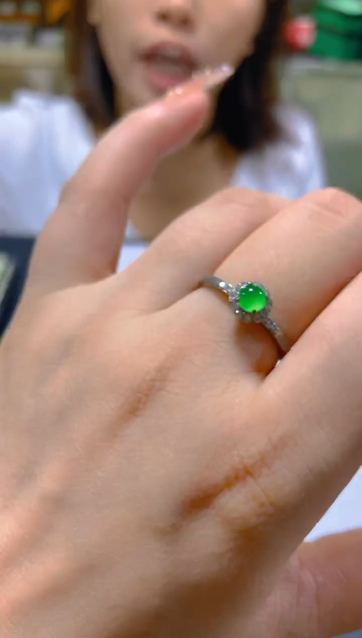 未镶嵌戒指翡翠多样性发一