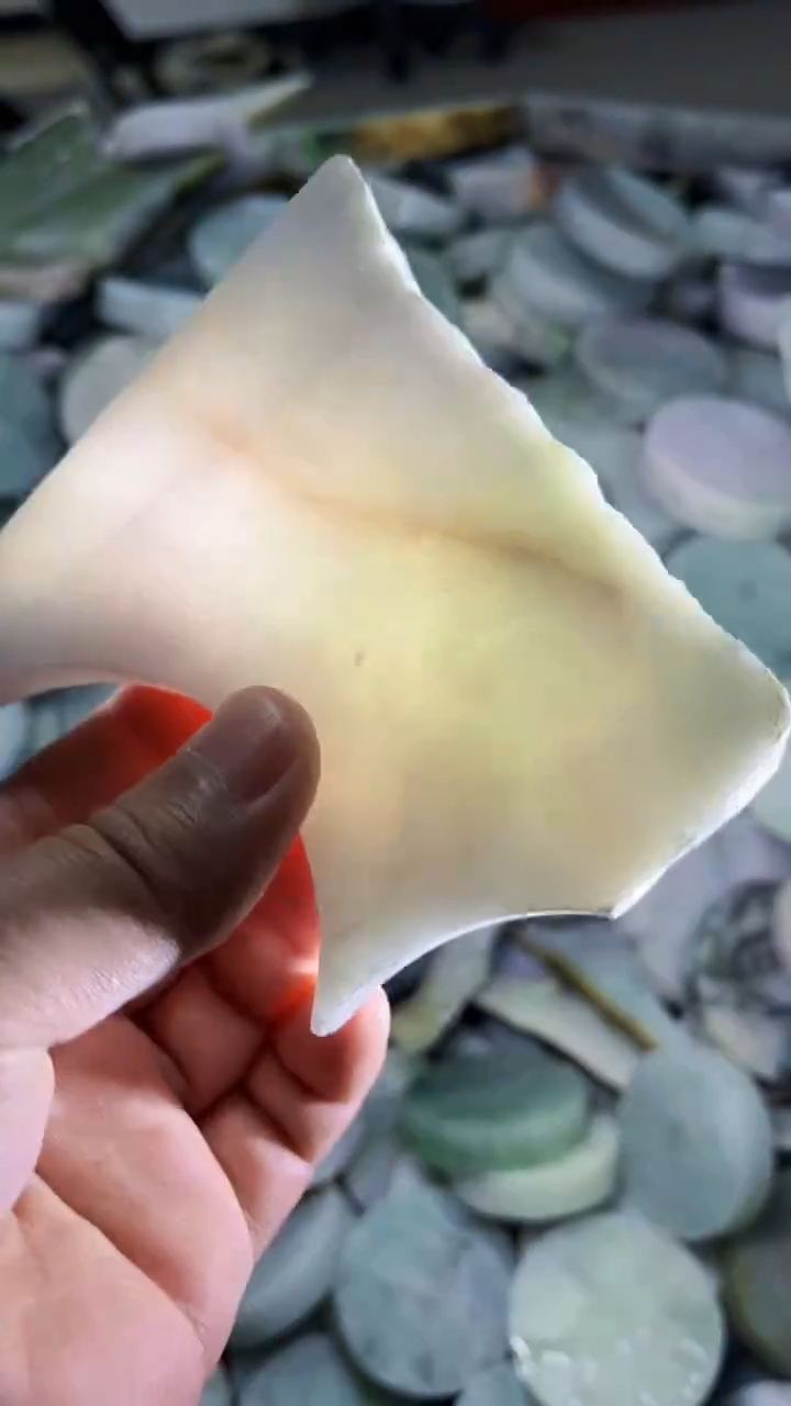 【闪购商品】翡翠挂件未镶嵌A货康壹136