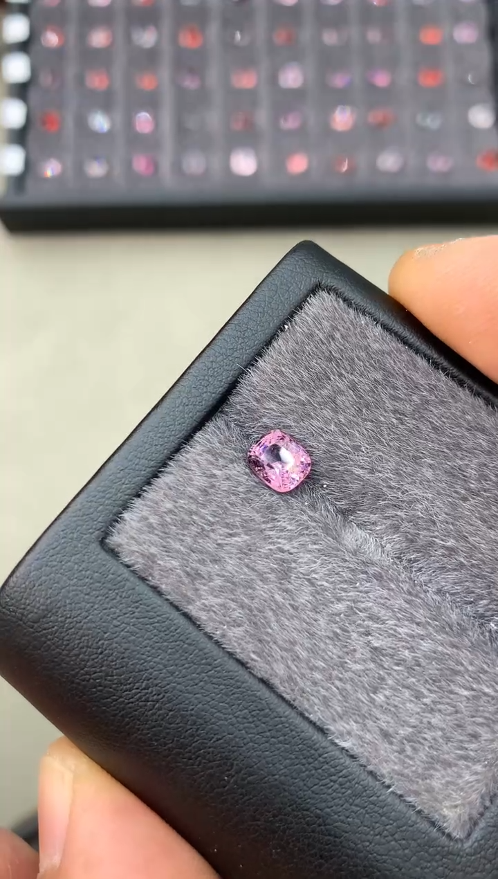【闪购商品】定制尖晶石裸石未镶嵌1.22ct 枕型 紫色调