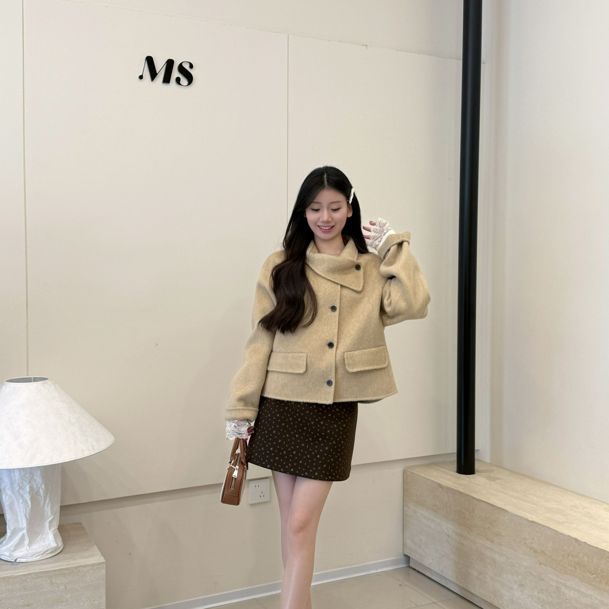 韩系设计感别致毛呢小个子保暖气质短外套2025冬新款