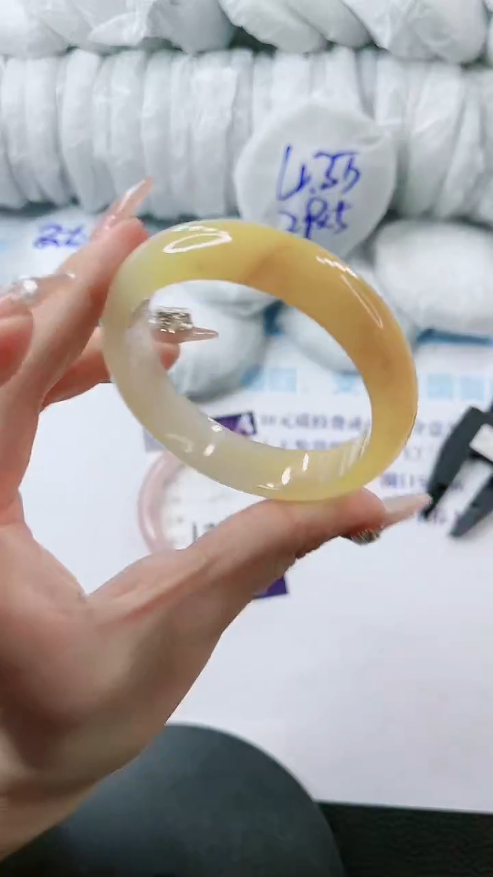 【闪购商品】石英质玉手镯未镶嵌多样性发货L708