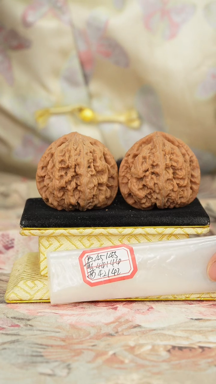 【闪购商品】文玩核桃把件非嫁接大粗筋