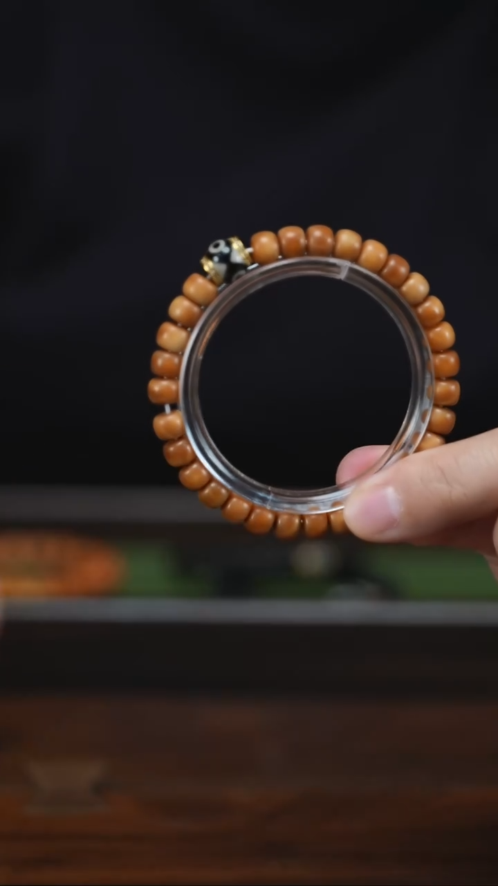 手串龙眼菩提虎哥福利  龙脊菩提手串配熊猫三眼主珠 