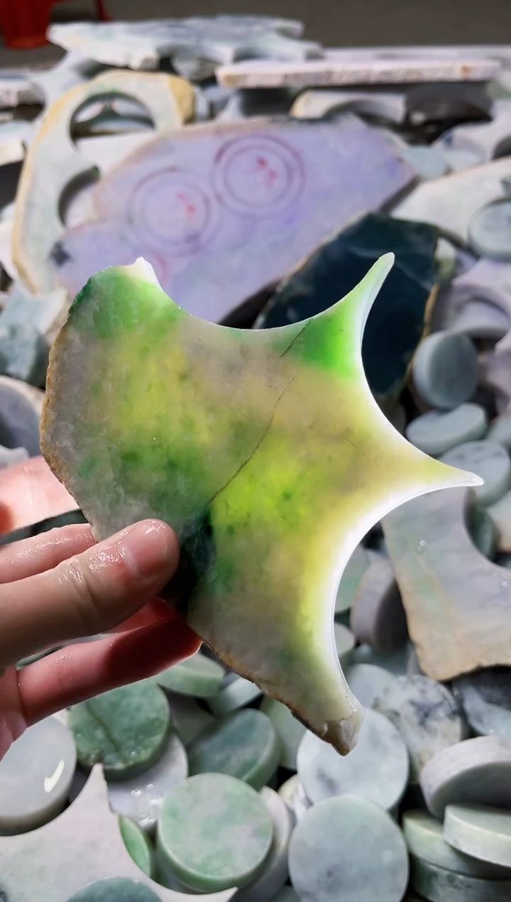 【闪购商品】翡翠颈饰未镶嵌A货吴玉412