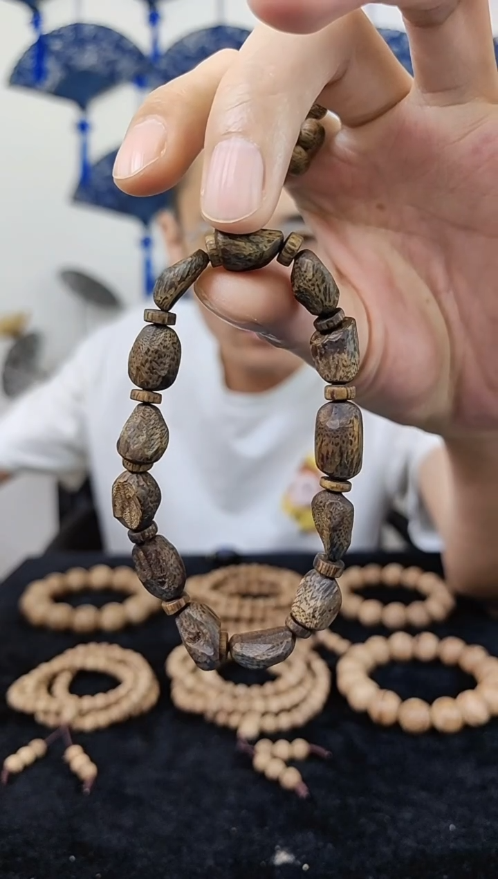 【闪购商品】沉香手串沉水海南莺歌绿奇楠随形树丁留疤单圈