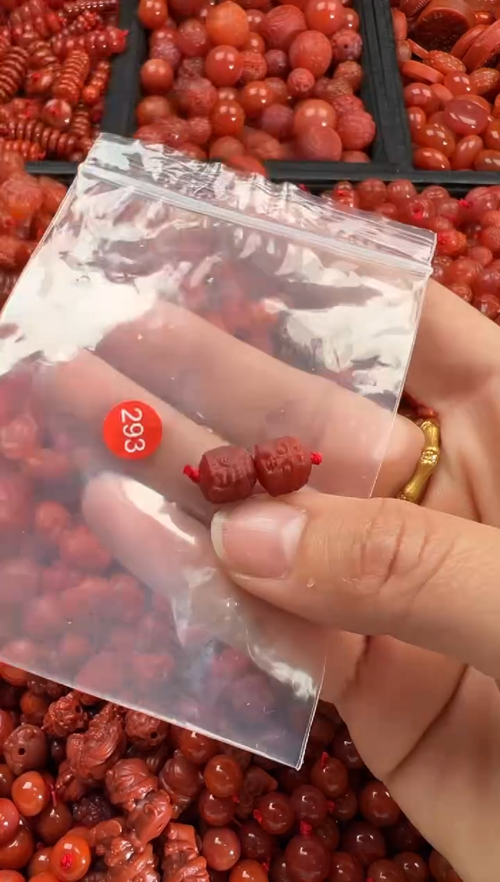 【闪购商品】南红玛瑙颈饰未镶嵌1