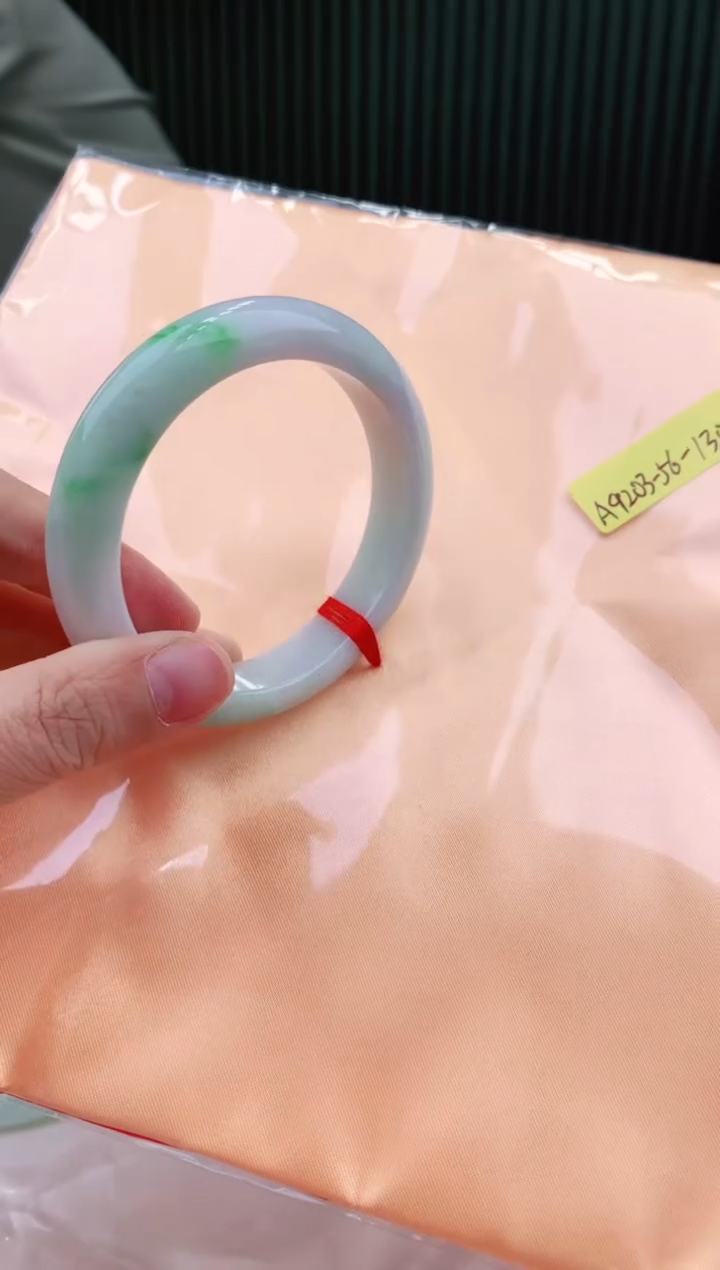 未镶嵌手镯翡翠56