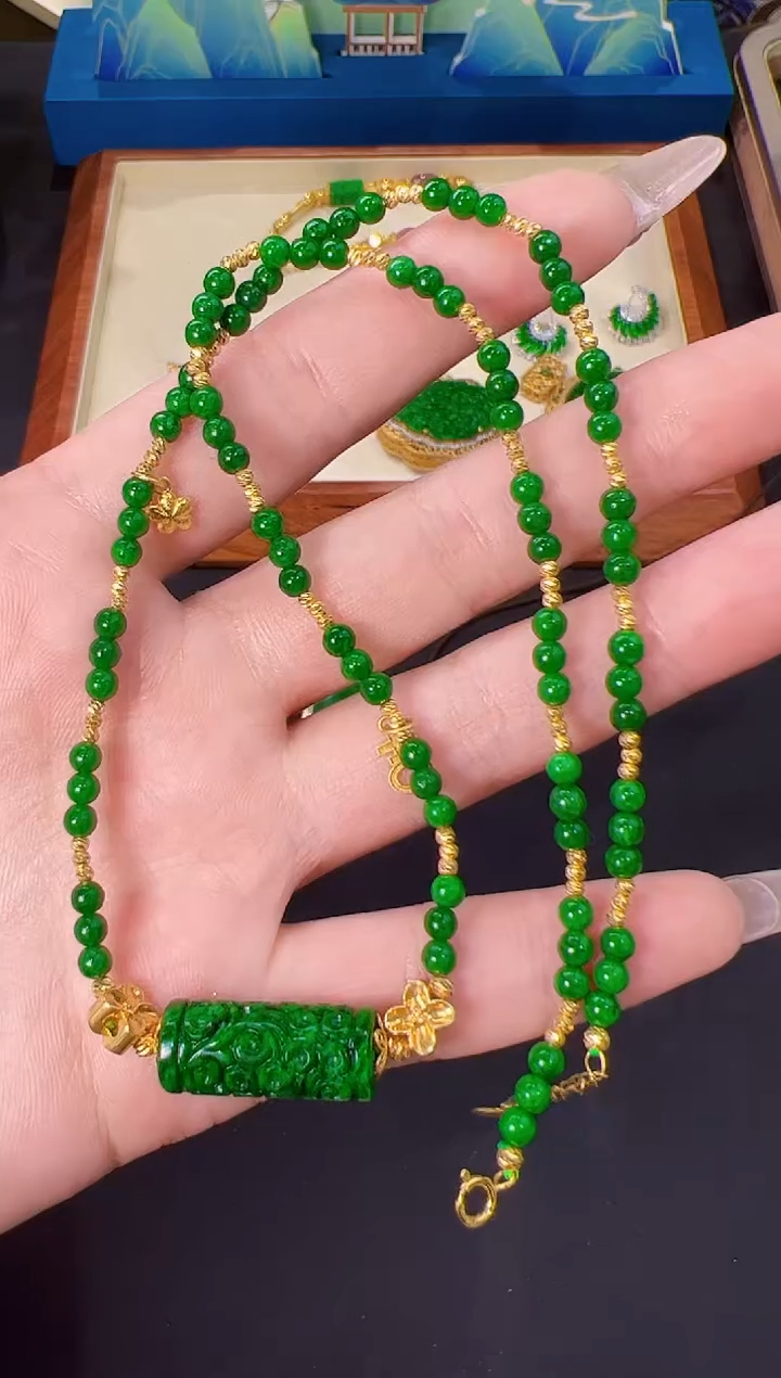 【闪购商品】翡翠颈饰18K金镶嵌项链