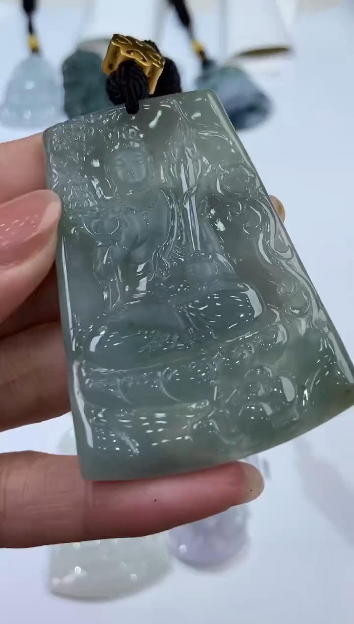 【闪购商品】翡翠未镶嵌颈饰2204096  