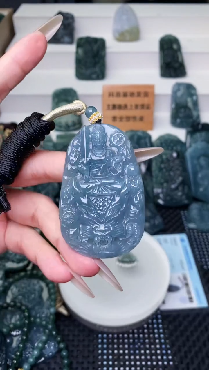 颈饰未镶嵌翡翠 