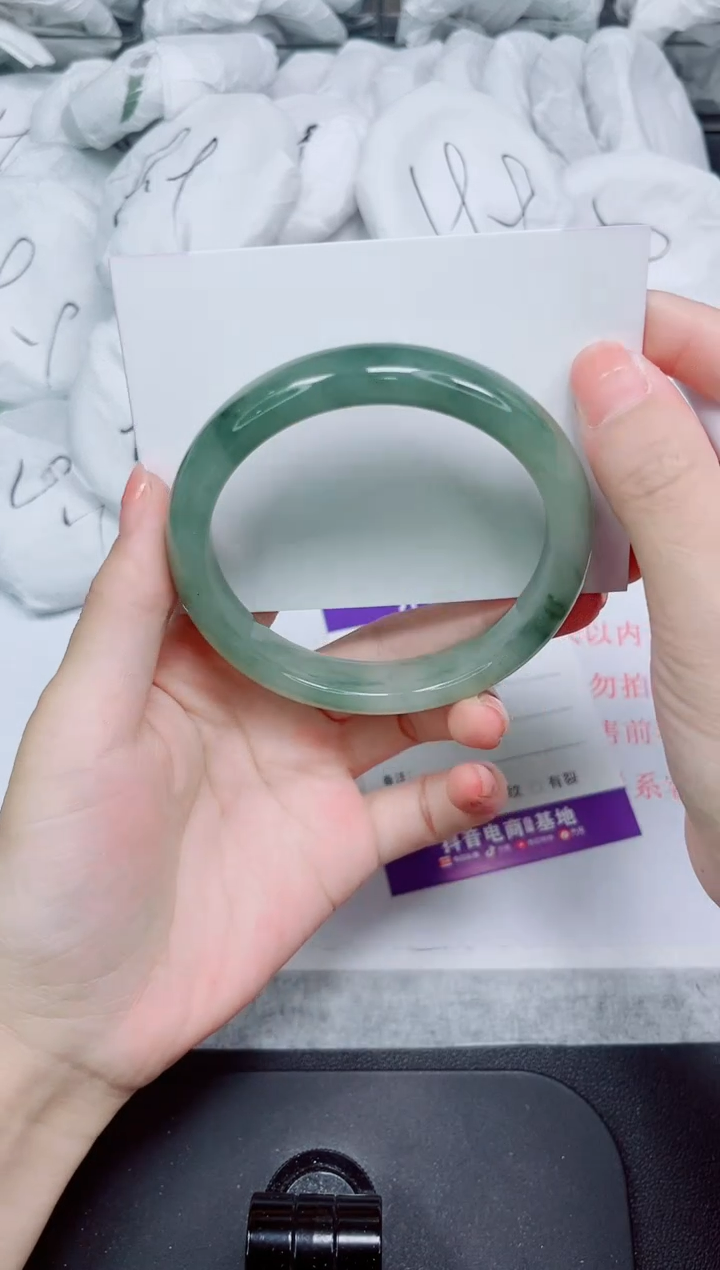 石英质玉手镯未镶嵌200-63