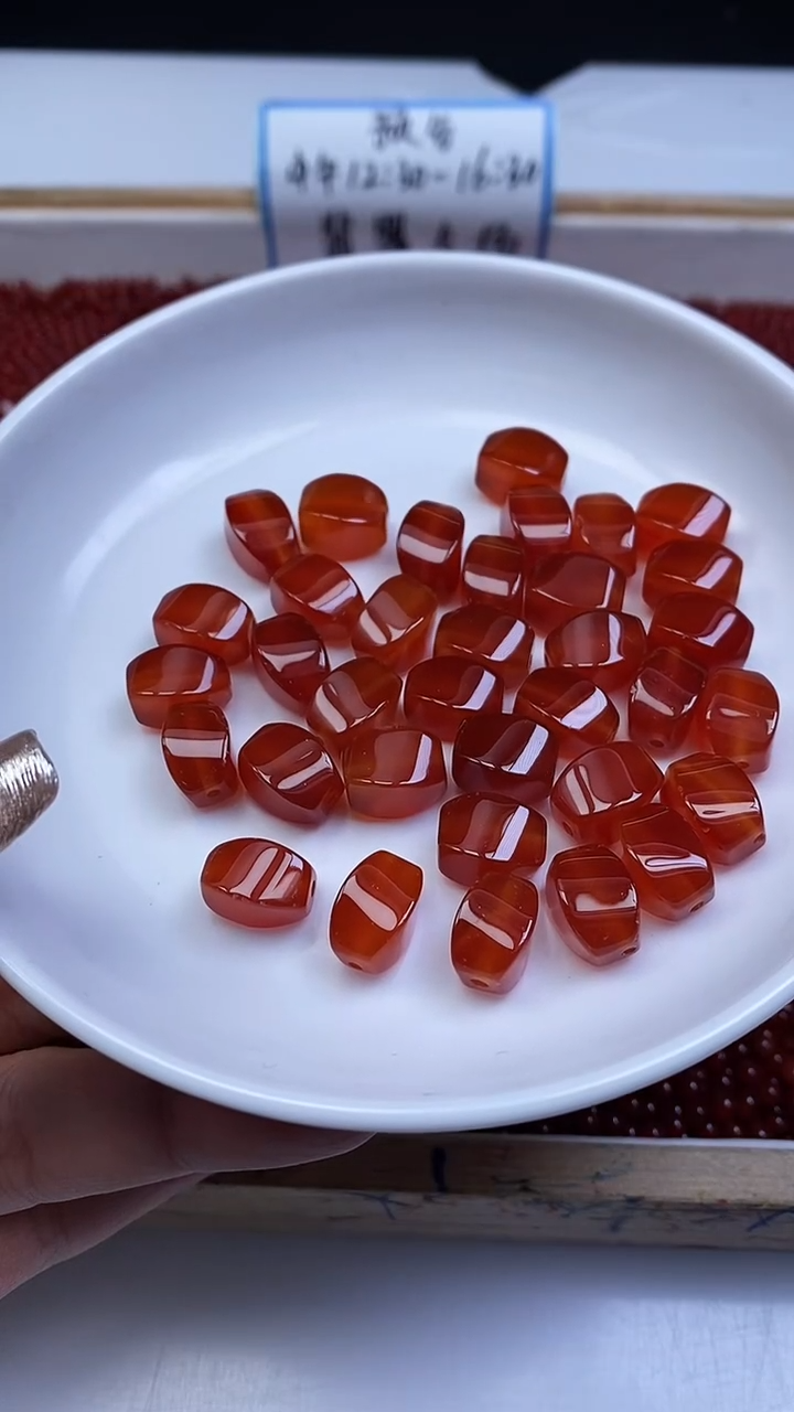 未镶嵌散珠南红玛瑙A2061 南红扭扭珠12*8mm5个6.8元