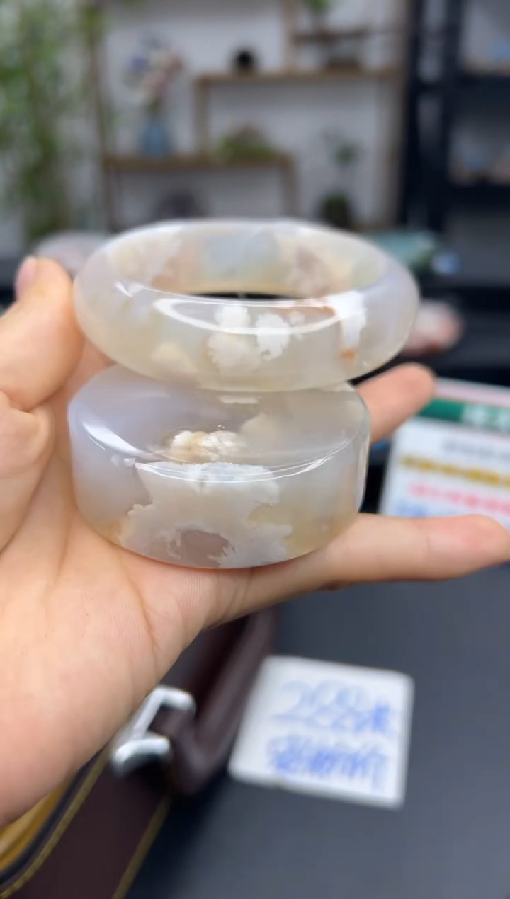 【闪购商品】石英质玉手镯未镶嵌A420(58圈赠送镯心)